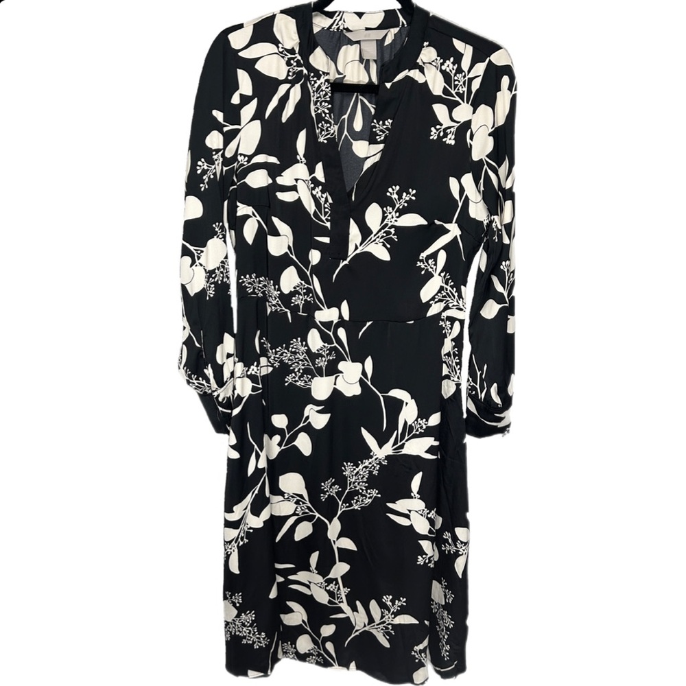H&M Black & White Floral Midi V-neck Tie Belt Dress Size Medium